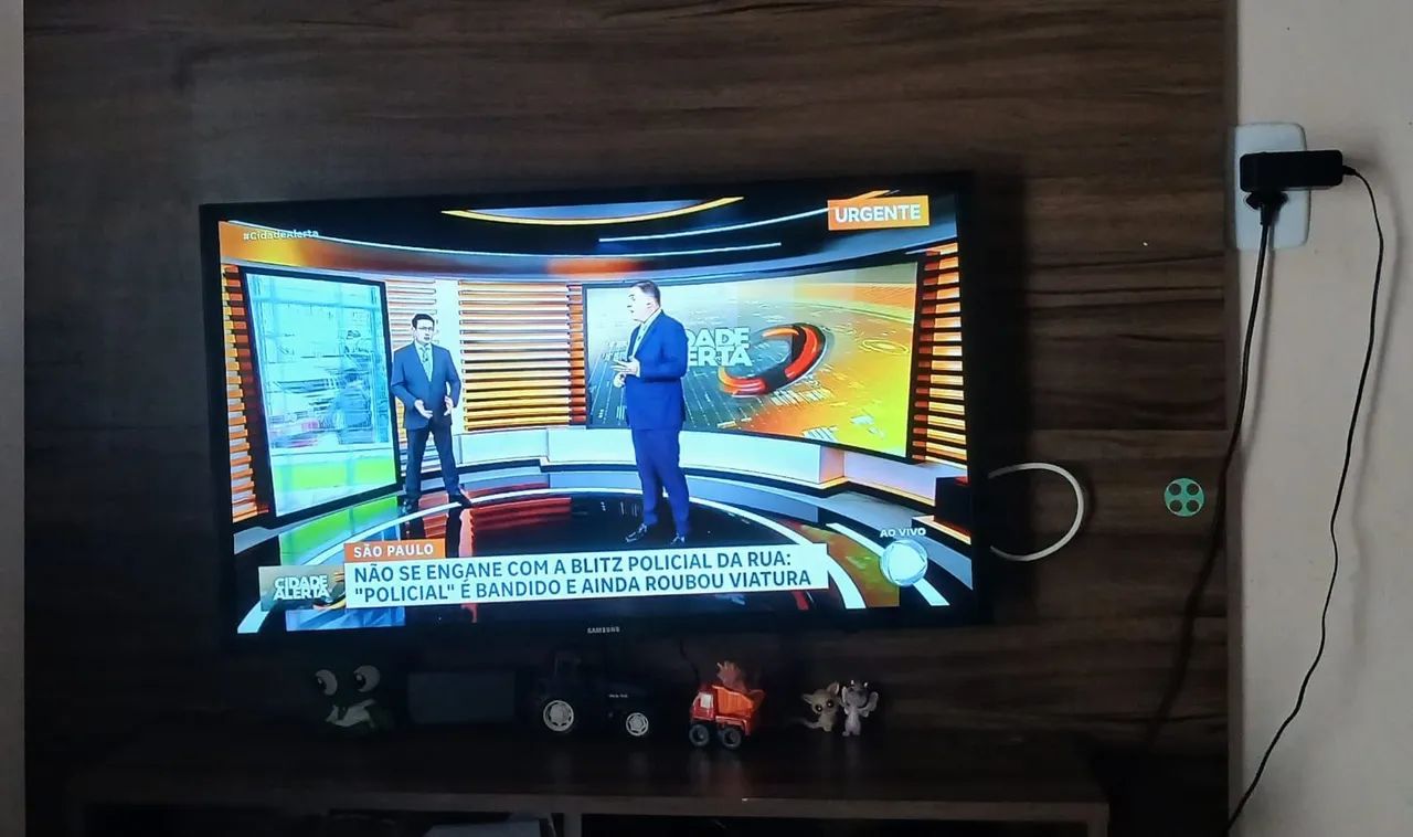 TV 32 POLEGADAS SANSUNG EM ÓTIMO ESTADO