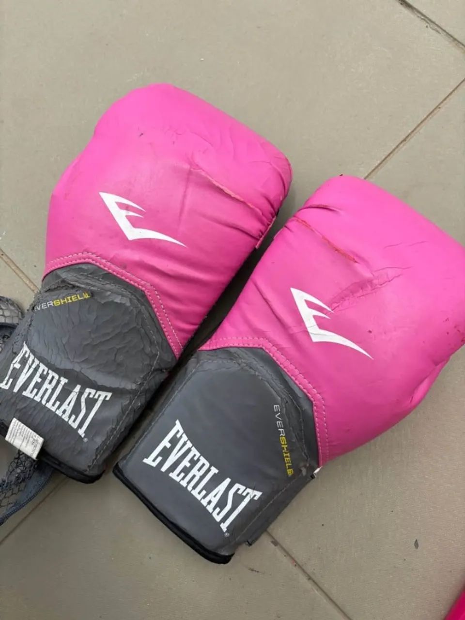Luvas de boxe / muay thay Everlast 12 oz rosa - Foto 4