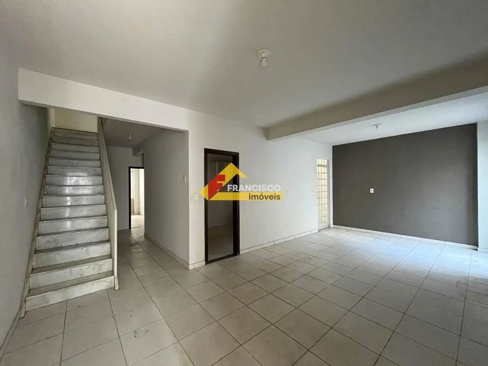Casa localizada no bairro Centro