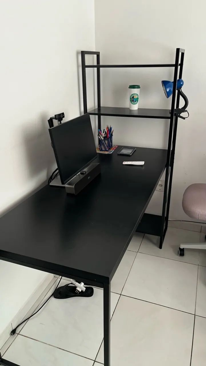 Mesa/Escrivaninha Industrial Com Prateleiras (Setup)