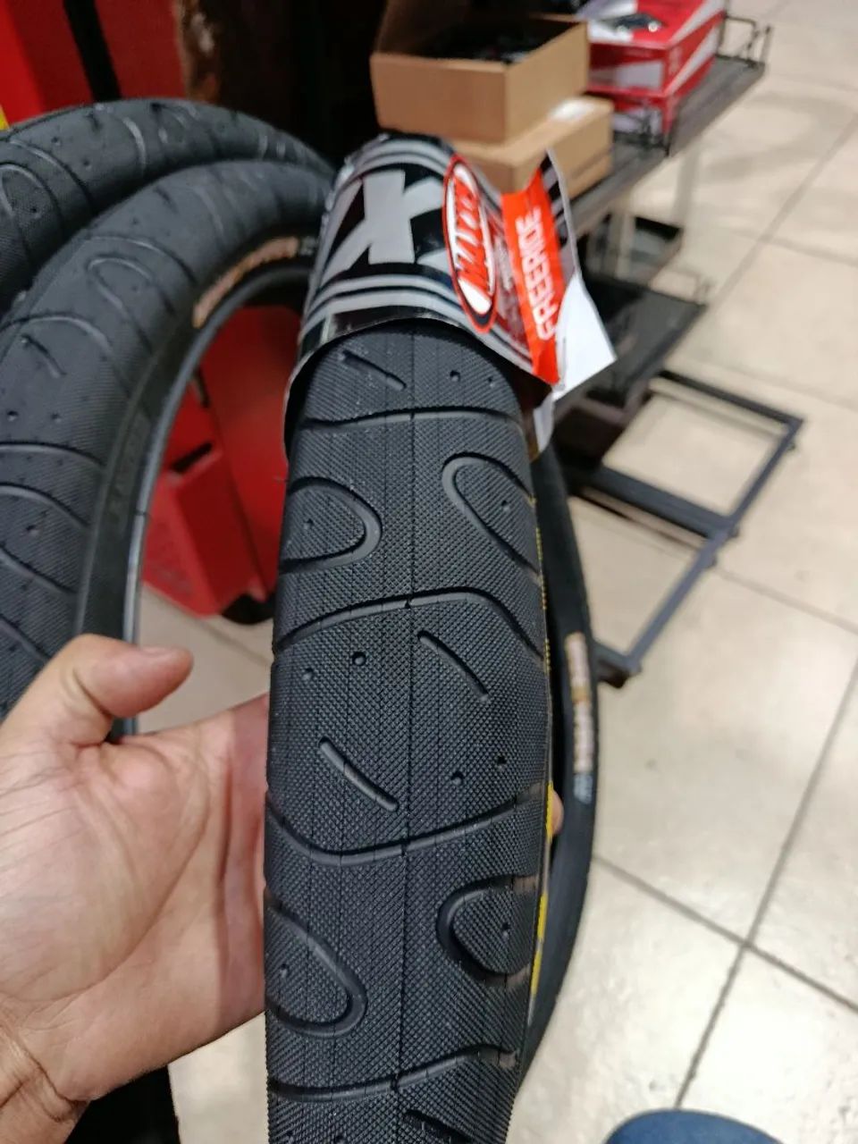 Pneu 26 maxxis hookworm 2.50  - Foto 2