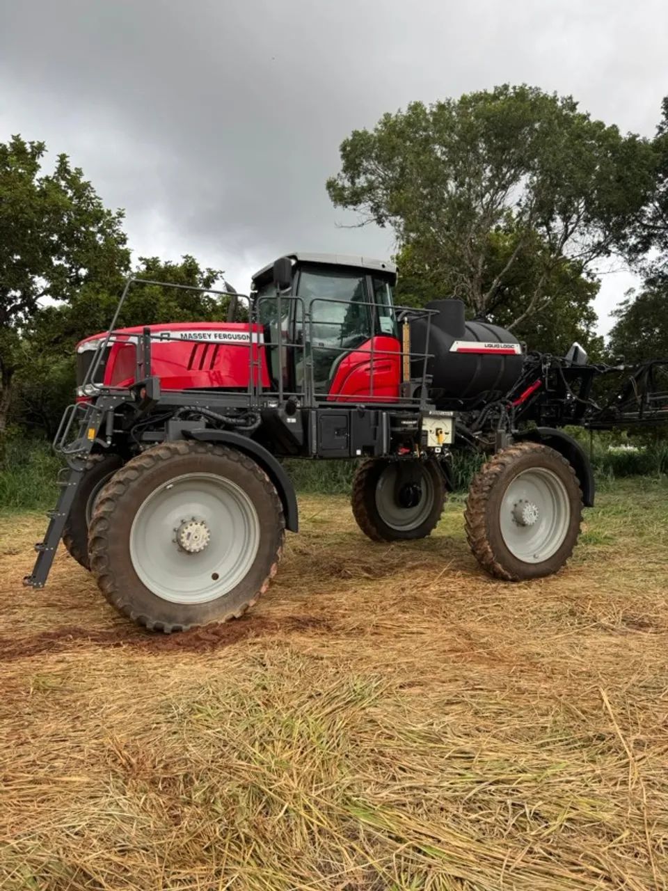 Pulverizador 530r (Massey Ferguson) - (30 Metros Barra)