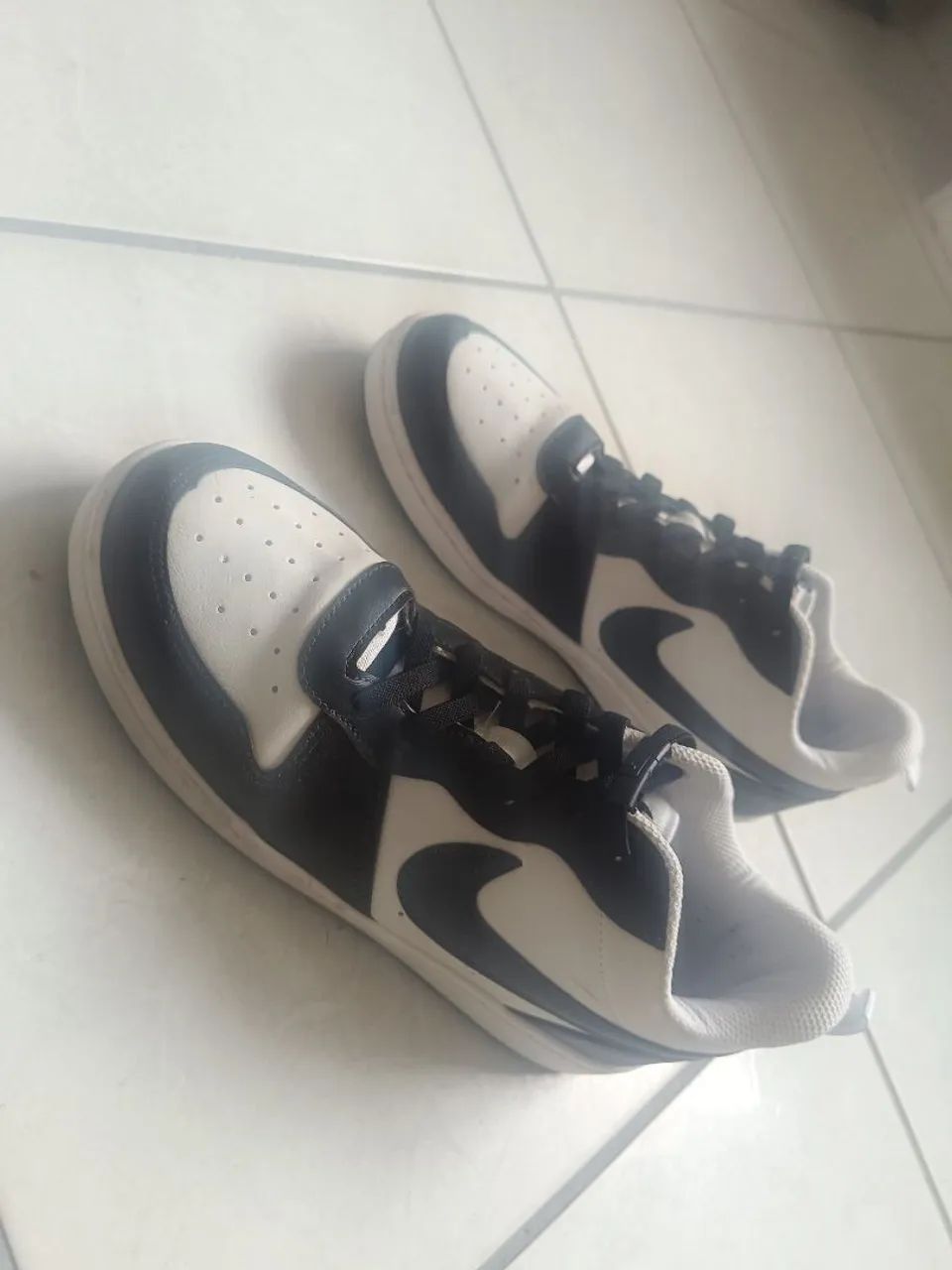 Tênis Nike branco e preto. Curt Borough. TAM. 42 - Foto 4