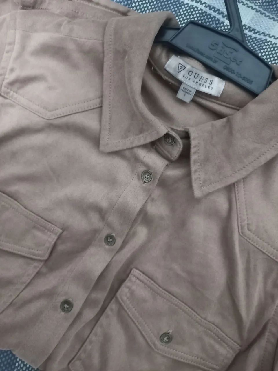 Camisa de camurça feminina da Guess - Foto 3
