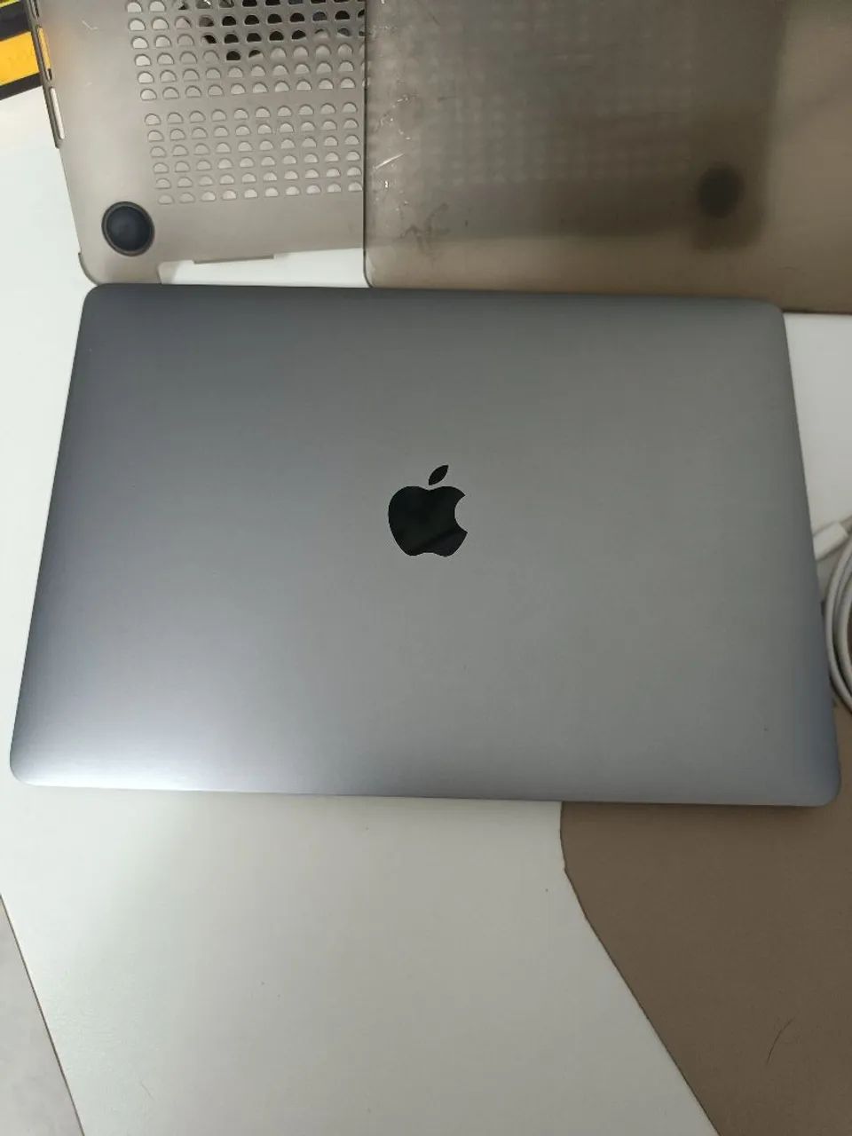 MacBook Pro 13インチ シルバー 本体　2017 MacBook Pro (13-inch, 2017, Two Thunderbolt 3 ports) - Notebooks