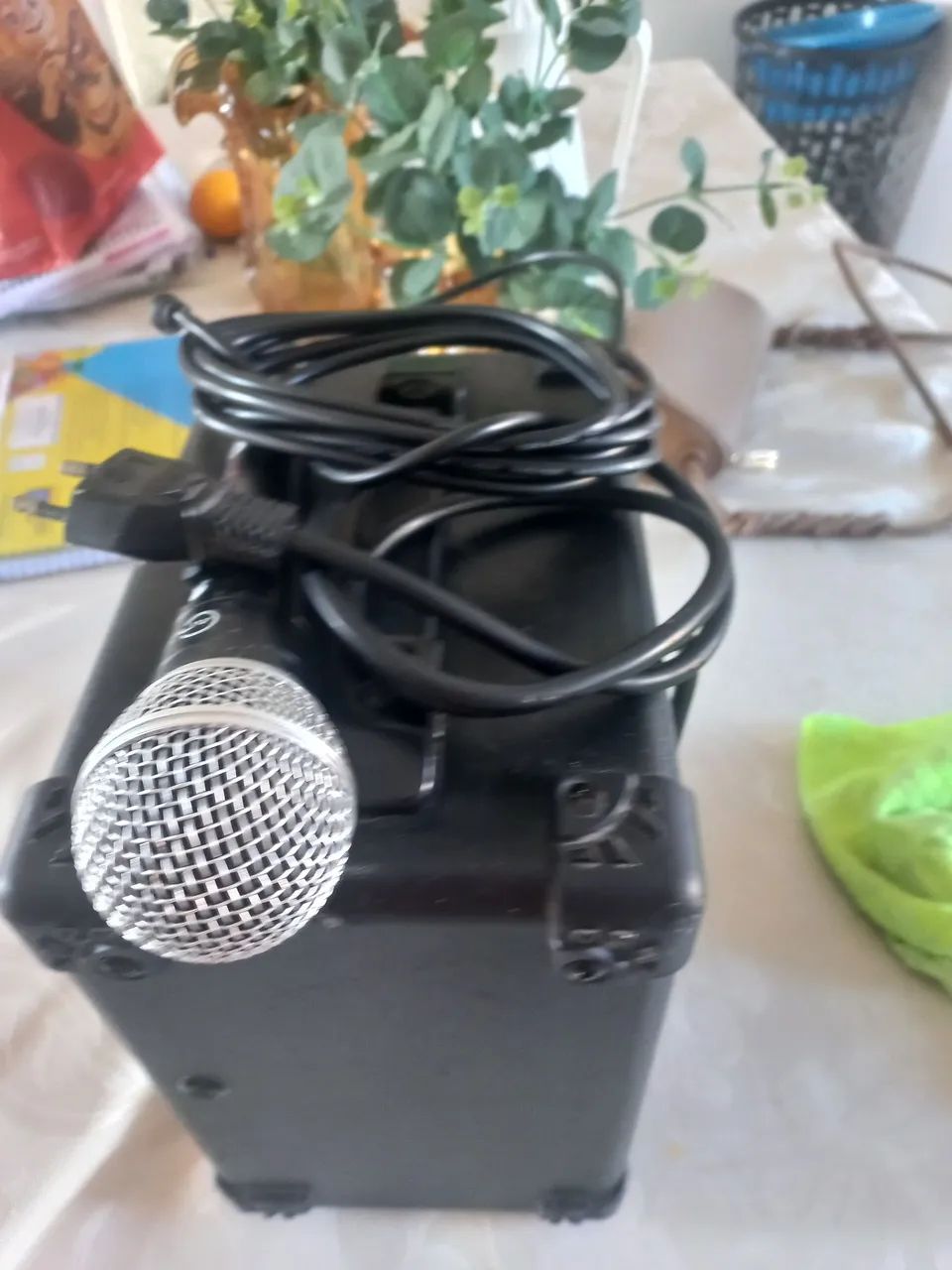 Caixinha  e microfone funcionando direitinho 150 reais pra vender logo entrego   - Foto 3