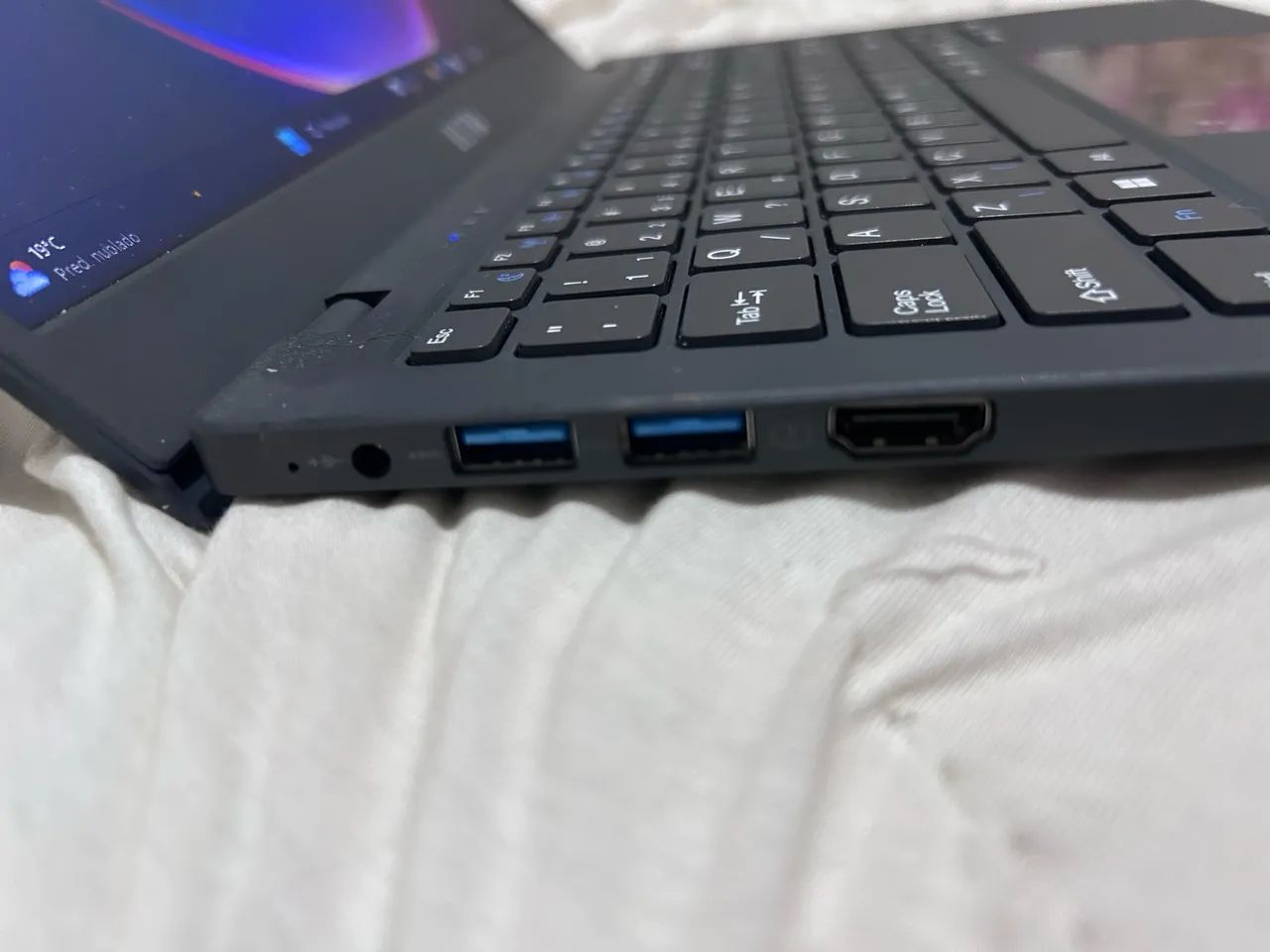 Vendo notebook 290 acompanha carregador