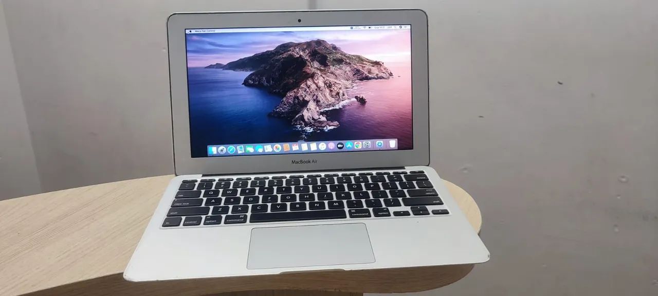 MacBook air 11 Polegada/Core I5/4gb DDR3/SSD 64gb - Notebooks
