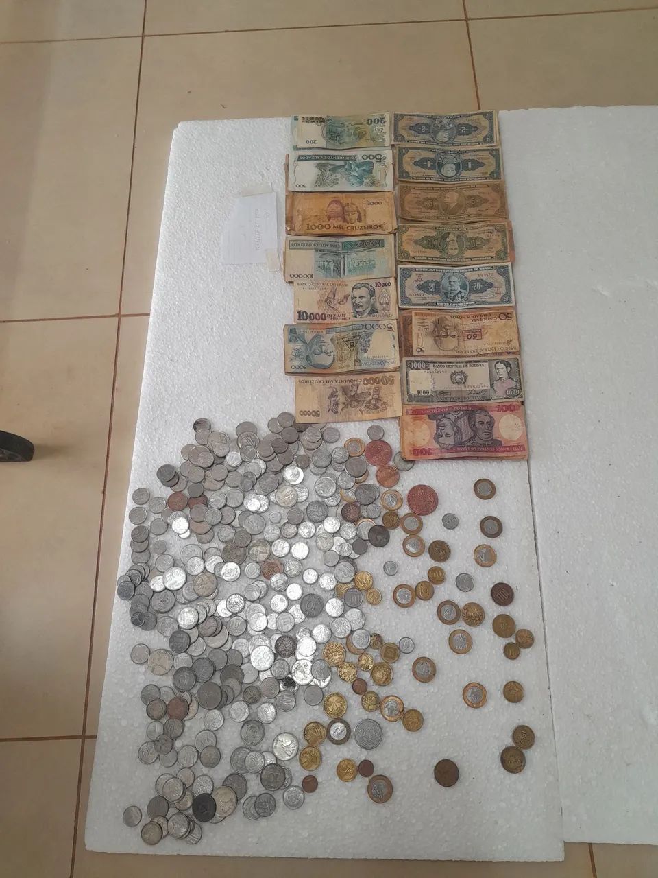 Moedas e notas antigas