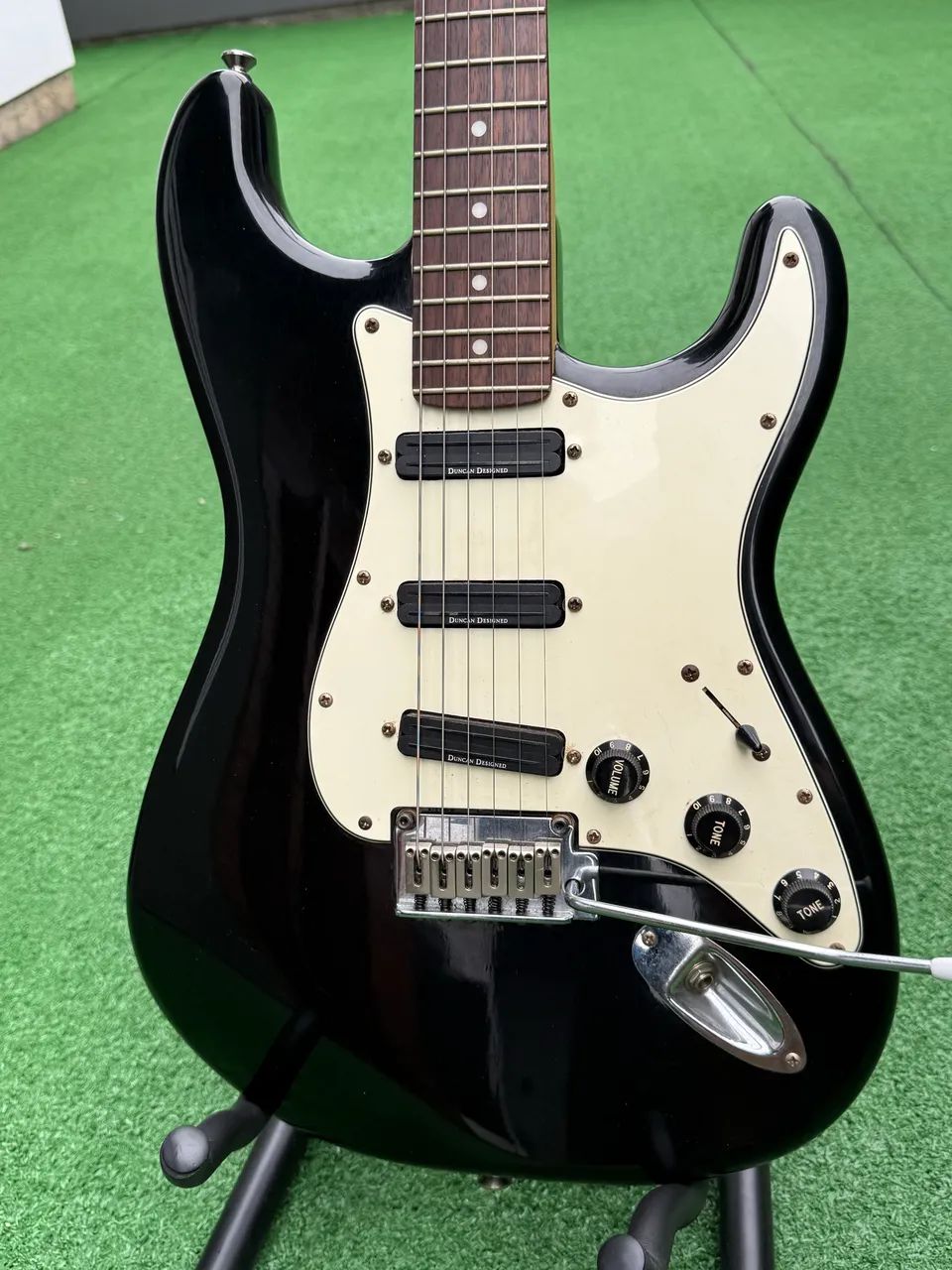 Guitarra Squier Deluxe Hot Rails Stratocaster - Foto 2