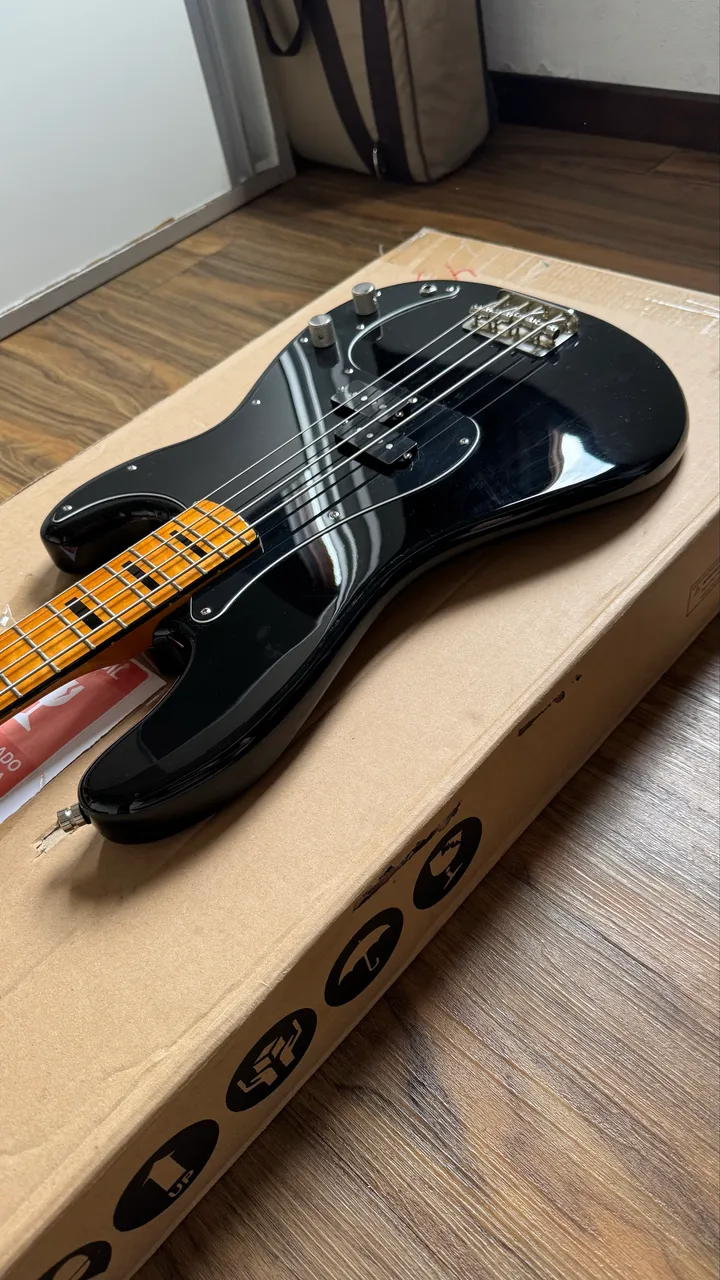 fender squier precision