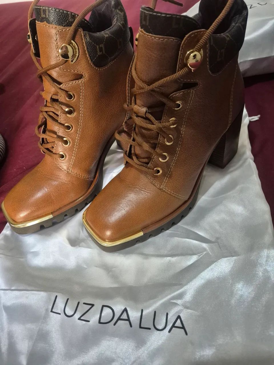 Bota cano curto Luz da Lua