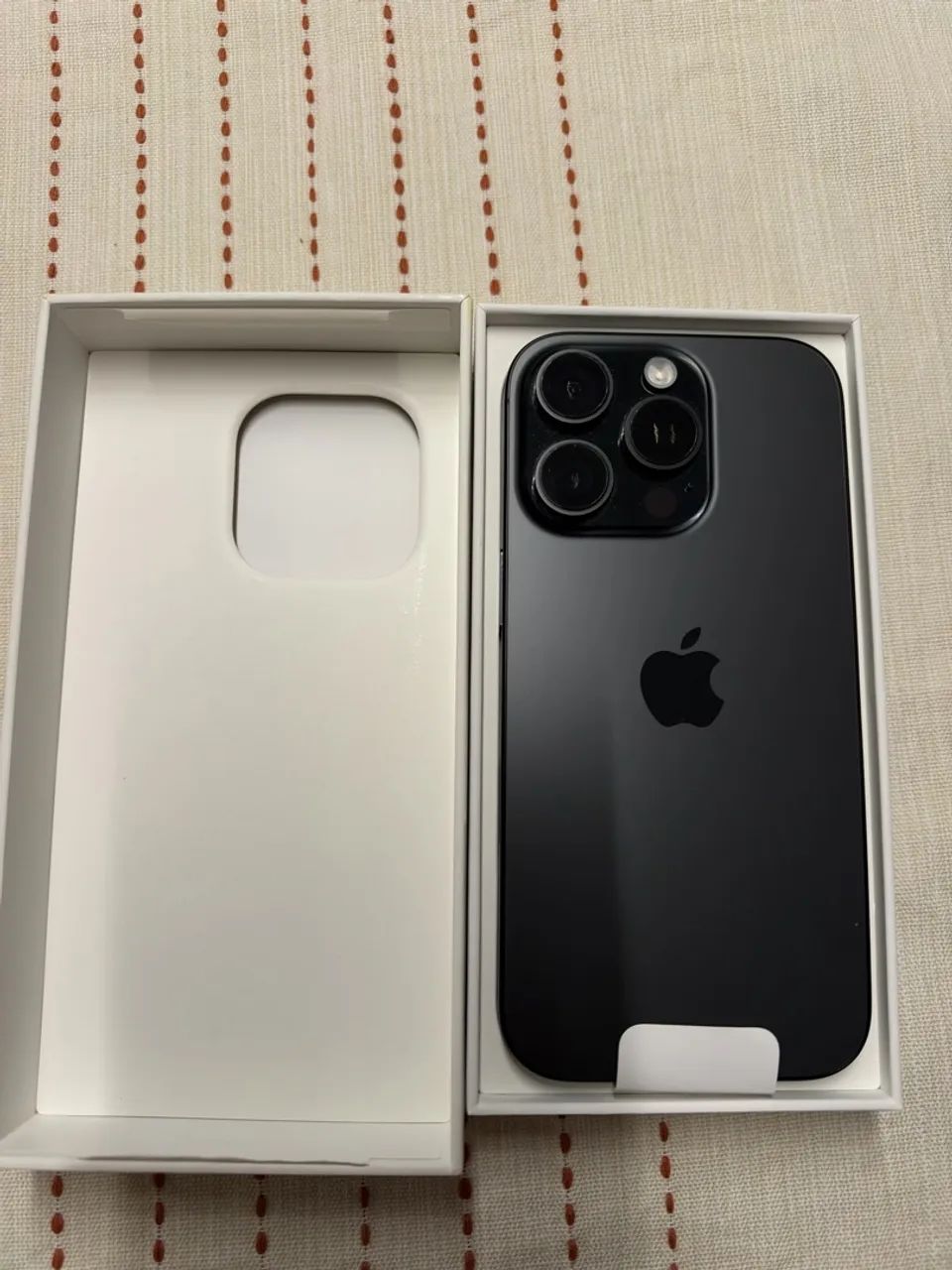 iPhone 16 Pro - 512g - Cinza Espacial