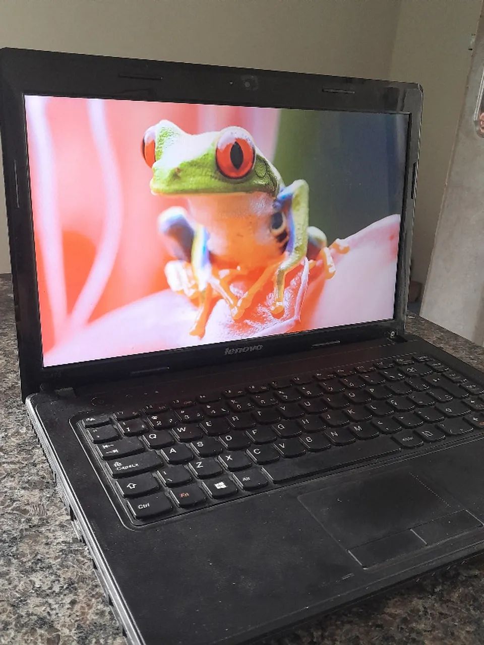 Noteook Lenovo I3 e 6 GB de RAM 
