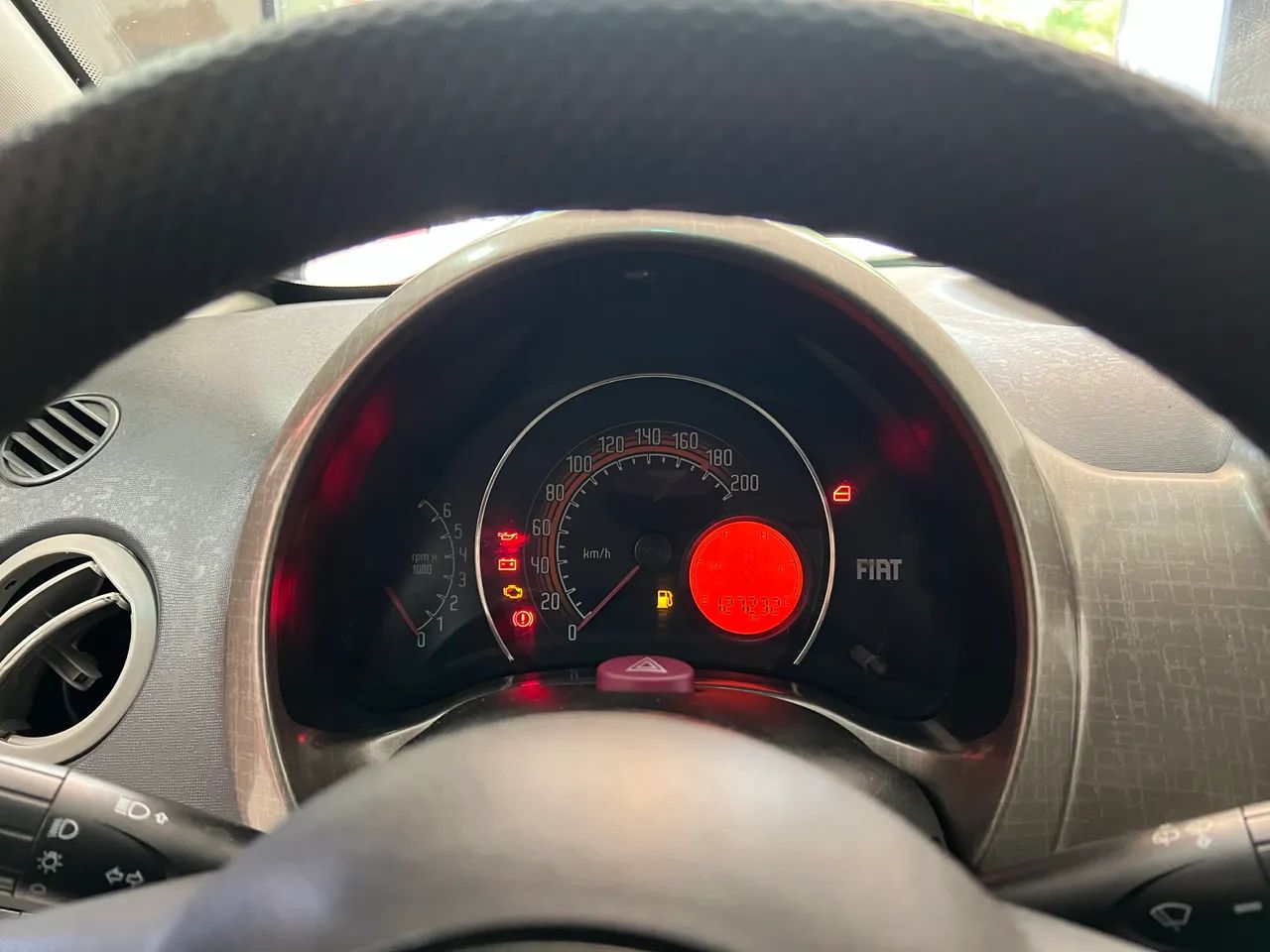 Fiat Uno WAY Celeb. 1.0 EVO Fire Flex 8V 5P 2011 - Foto 3