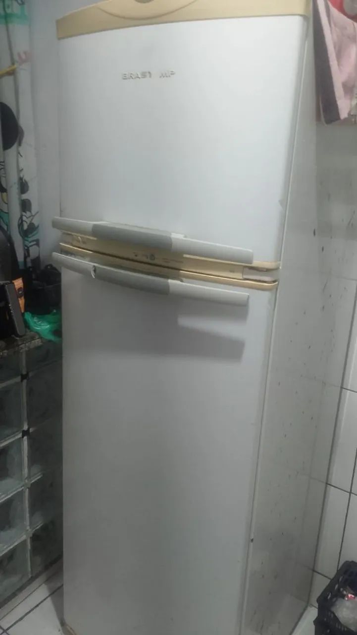 Uma geleira funcionando perfeitamente 