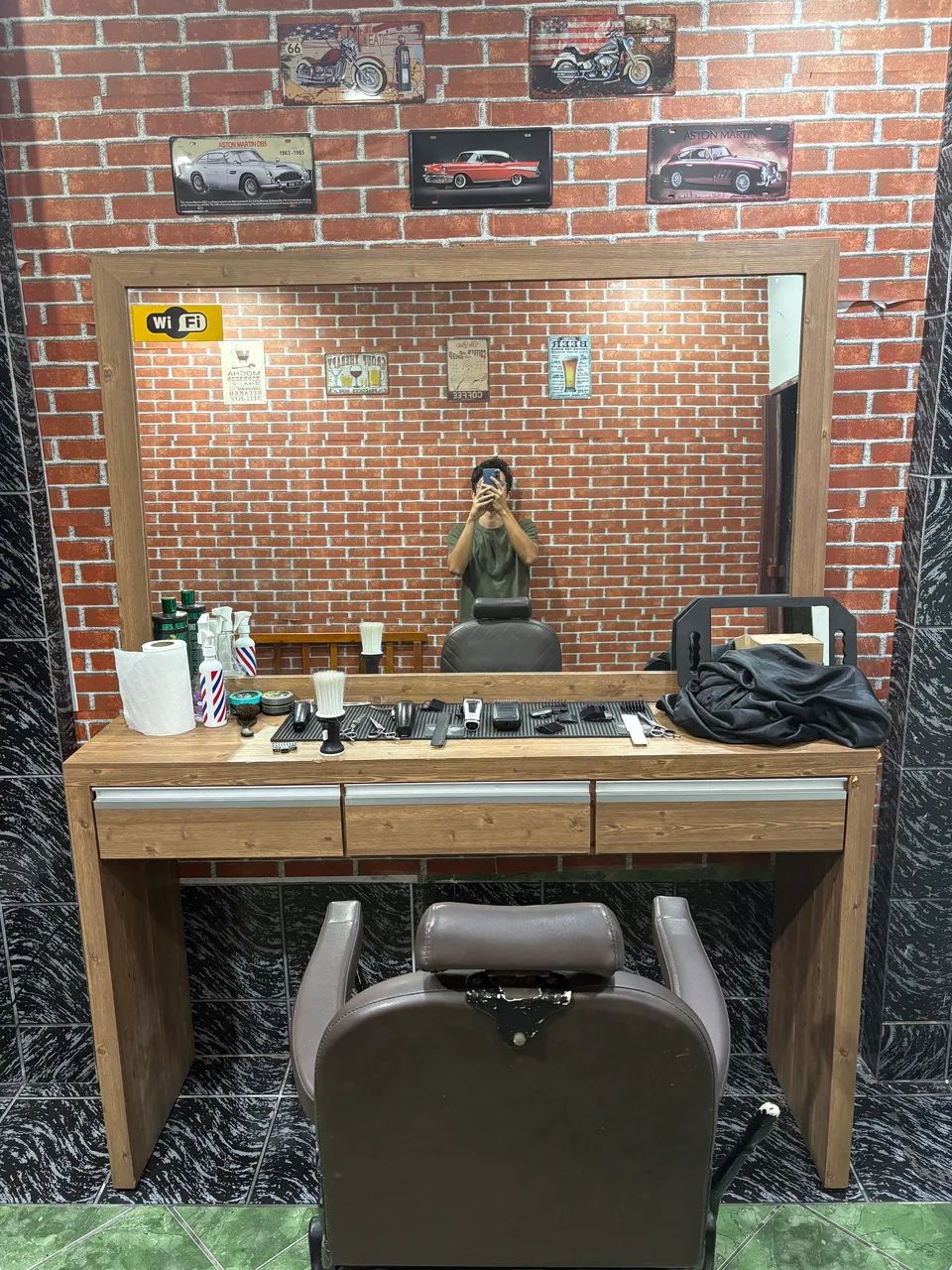 Bancada para Barbearia com Espelho Grande - Foto 2