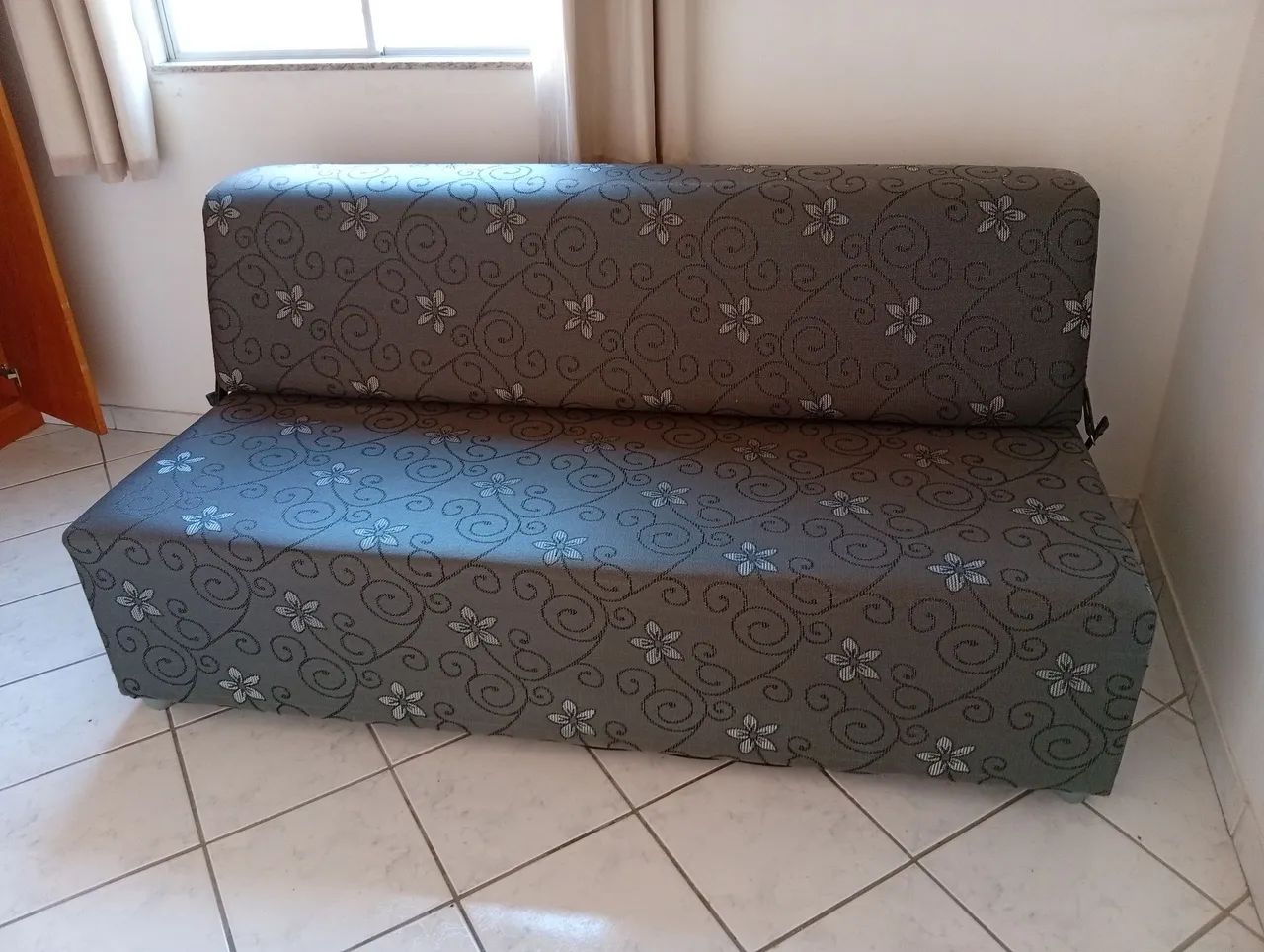 Sofá-Cama 3 Lugares em Excelente Estado | Abre Fácil | R$ 320 - Foto 3