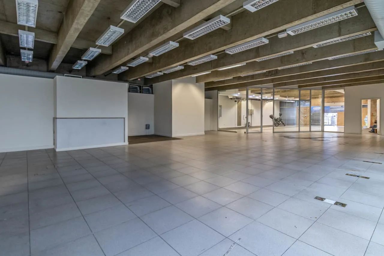 Loja na Avenida Mateo Bei, 3286  2048 m² - Foto 4
