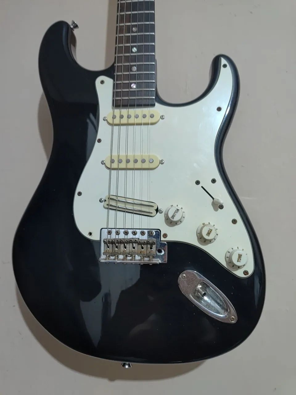 Guitarra stratocaster tagima 735s - Foto 2