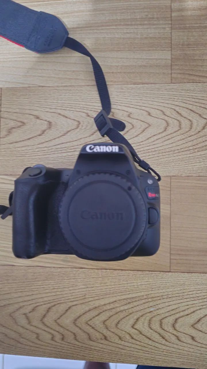 Câmera Canon SL2