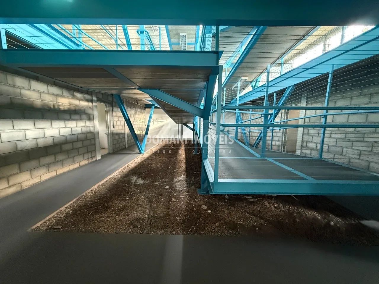 Prédio Comercial Novo no Centro Comercial da Cidade, Região da Abernéssia - Foto 4