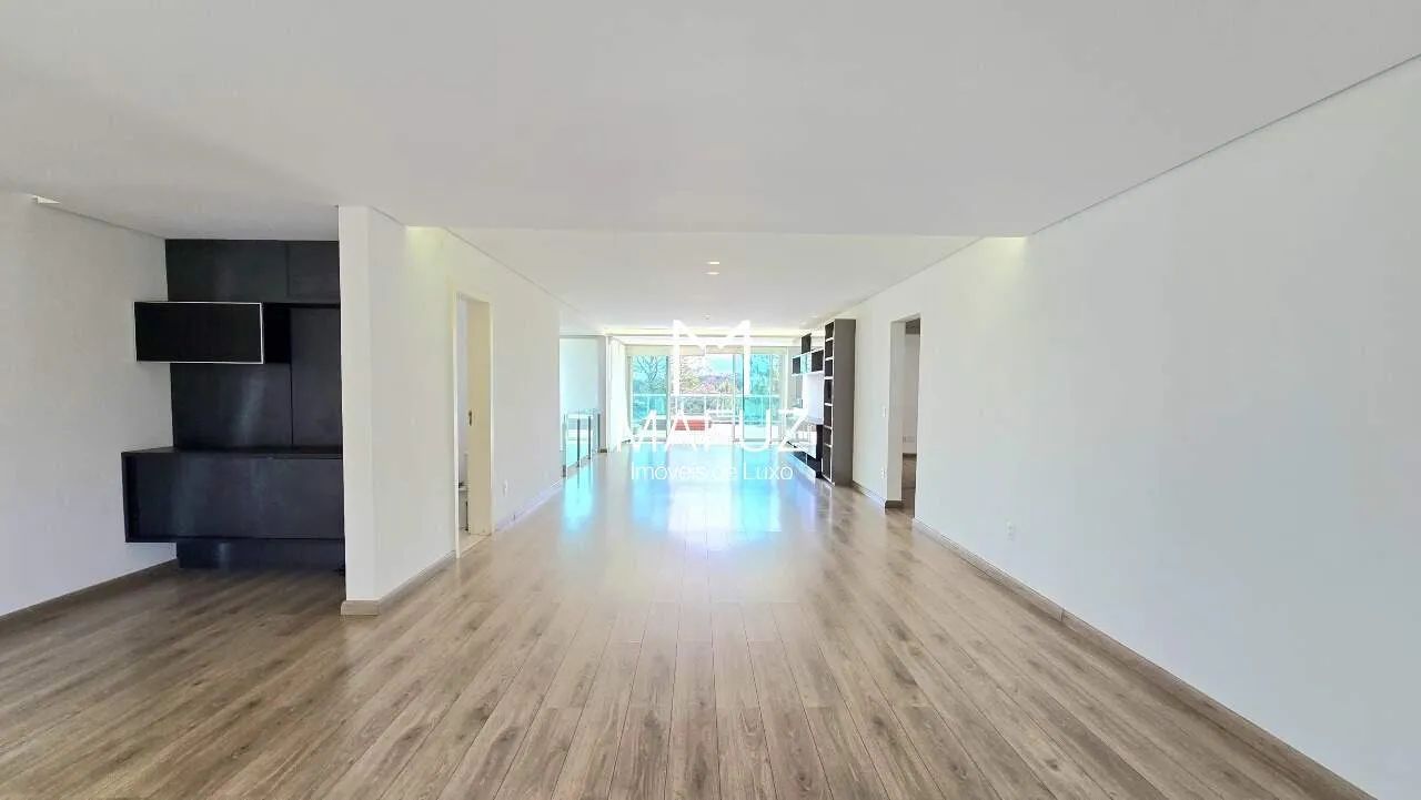 CASA COM 418M², GOURMET COM DECK, 4 QUARTOS E SALA AMPLA - Foto 3