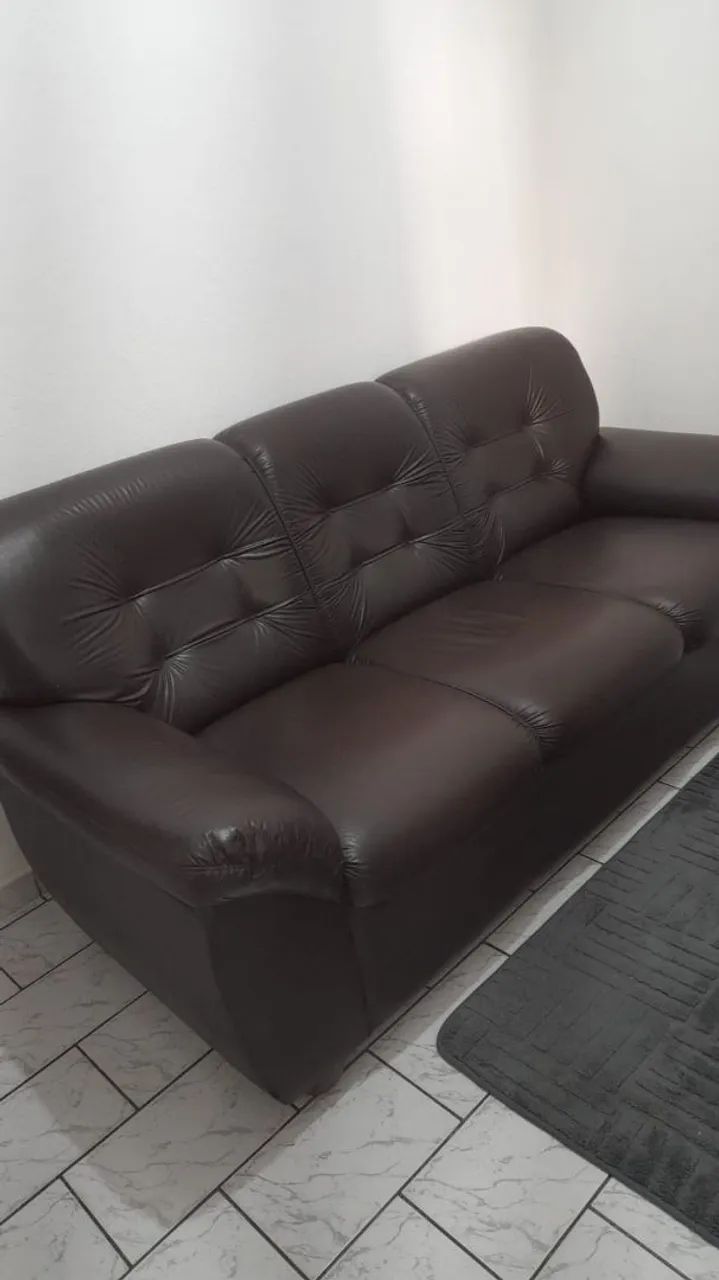 Vendo sofá de 3 lugares corino,por 500 reais