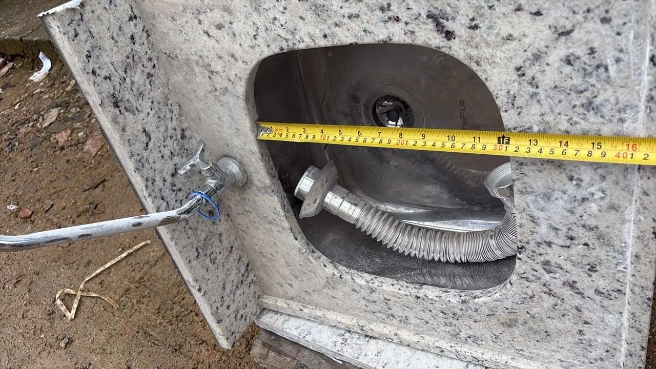 Bancada de mármore com torneira  - Foto 3