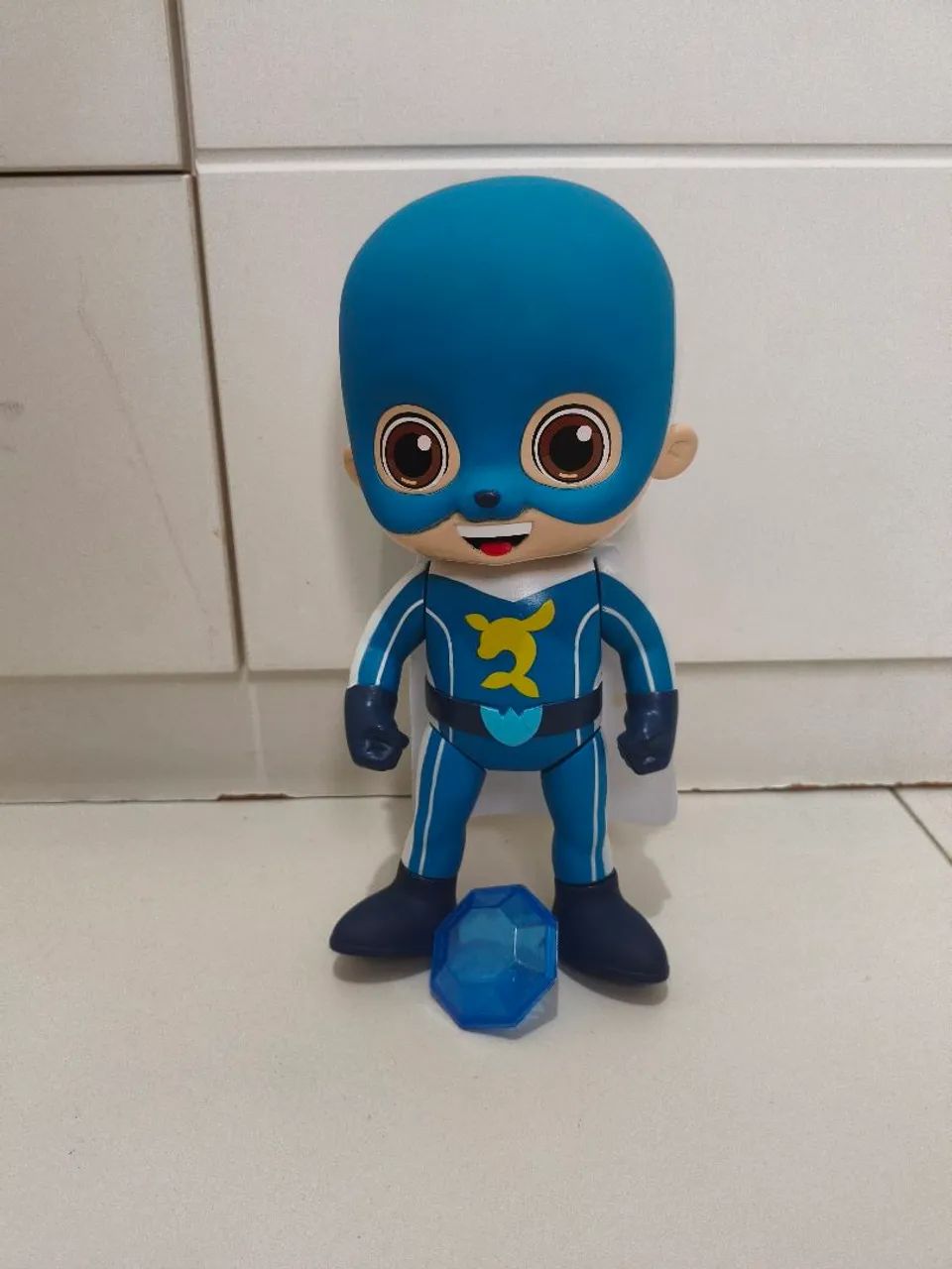 boneco do luccas neto