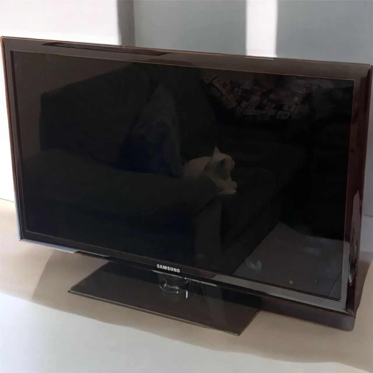 TV LED Samsung 40 polegadas UN40D5500RG Preta