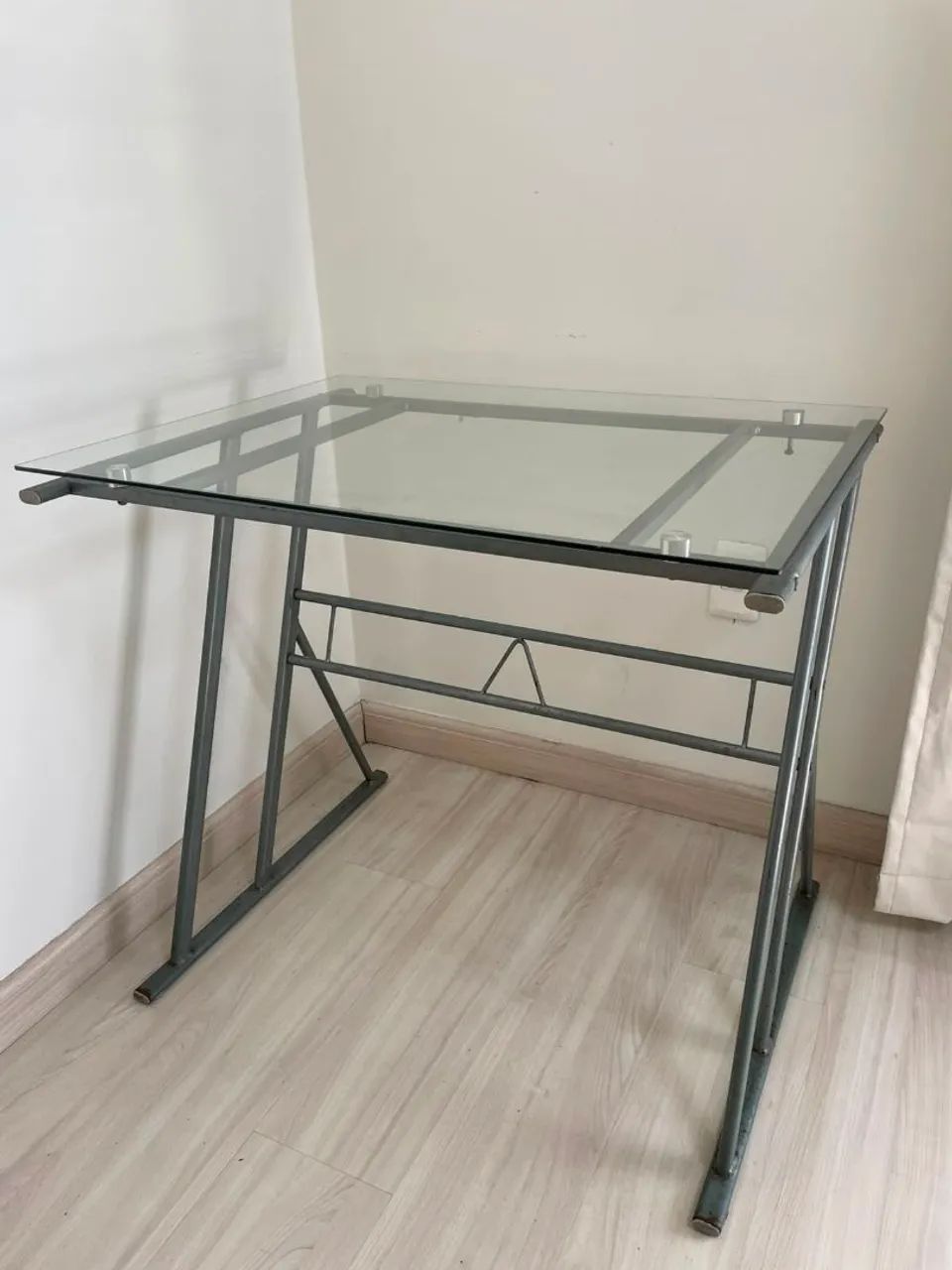 Mesa de vidro e metal  para escritório  - Foto 4