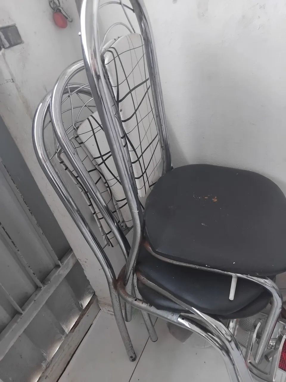 Vende se 4 cadeiras para reforma  - Foto 3