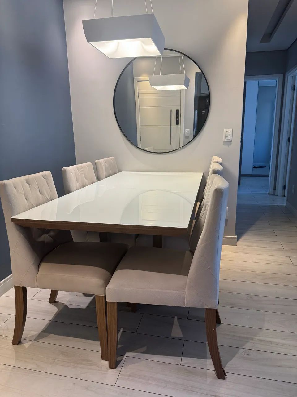 Conjunto de mesa com 6 cadeiras ( tampo de vidro trincado) - Foto 2