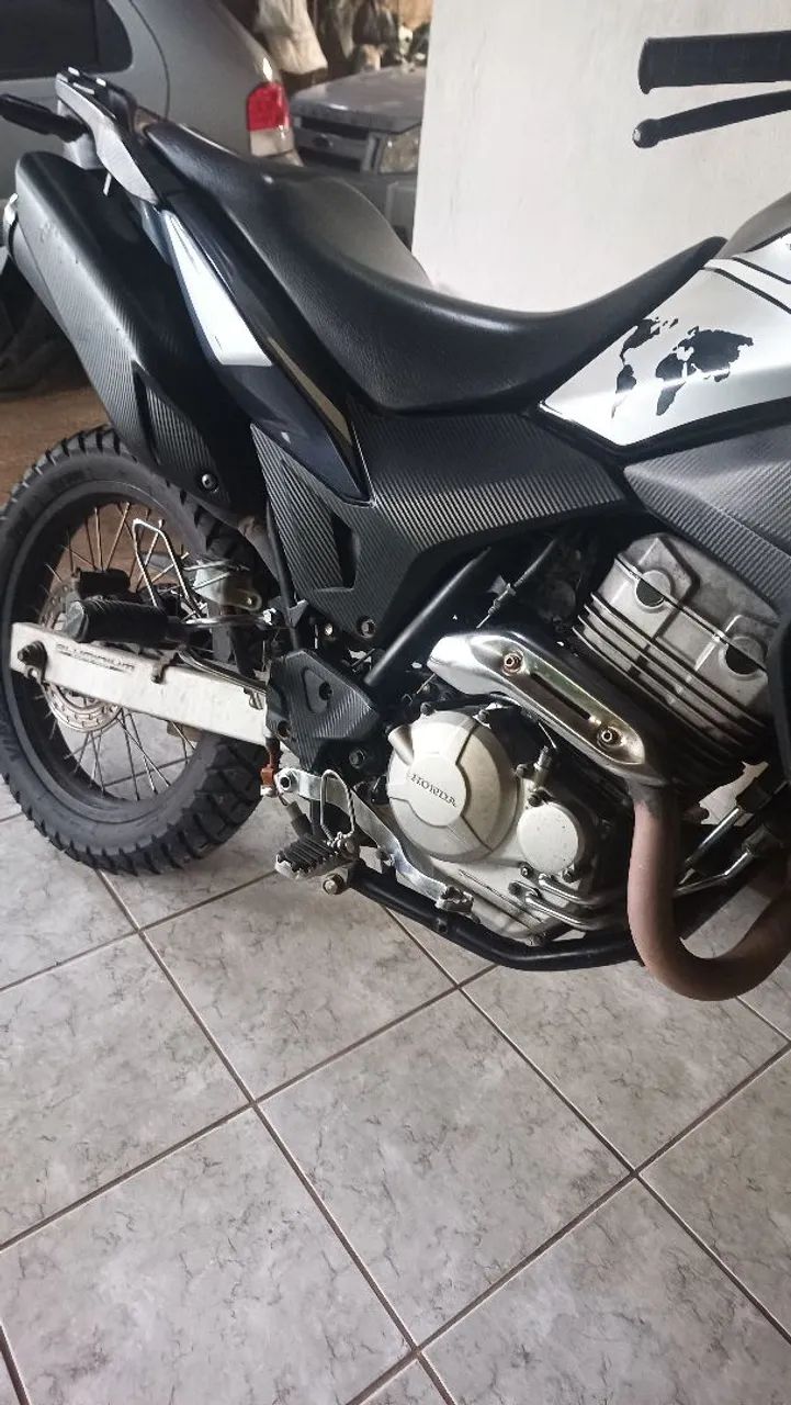 Vendo troco Xre 300 emplacada até 10/2027 no meu  leia o anúncio golpistas  nem tente - Foto 3