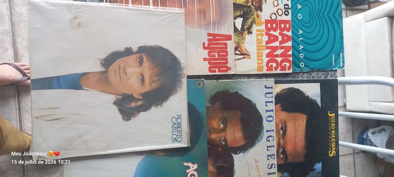 Disco vinil 20,00. Chama no zap 81- 9- * 