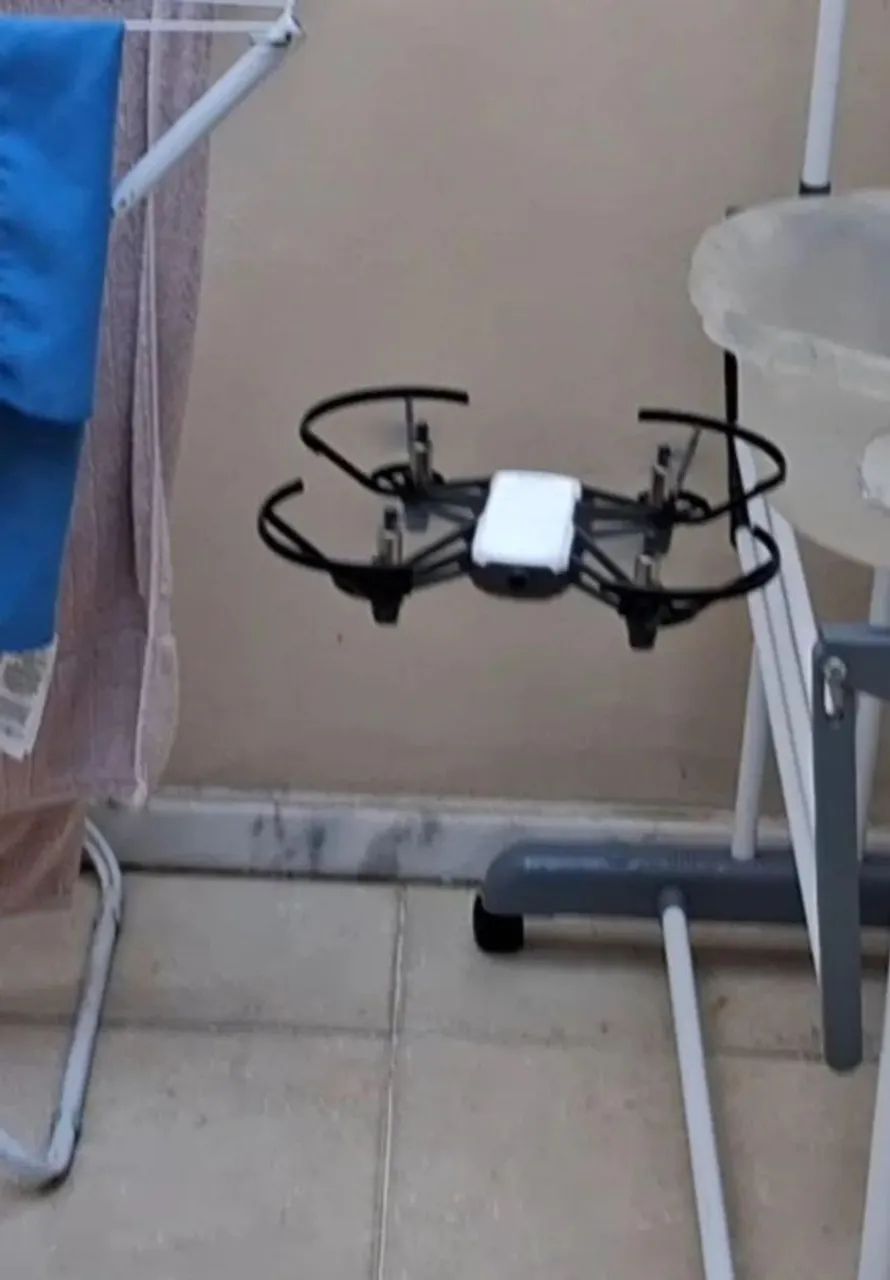 Vendo drone DJI Tello Ryze, em ótimo estado de conservação e com funcionamento perfeito. - Foto 2