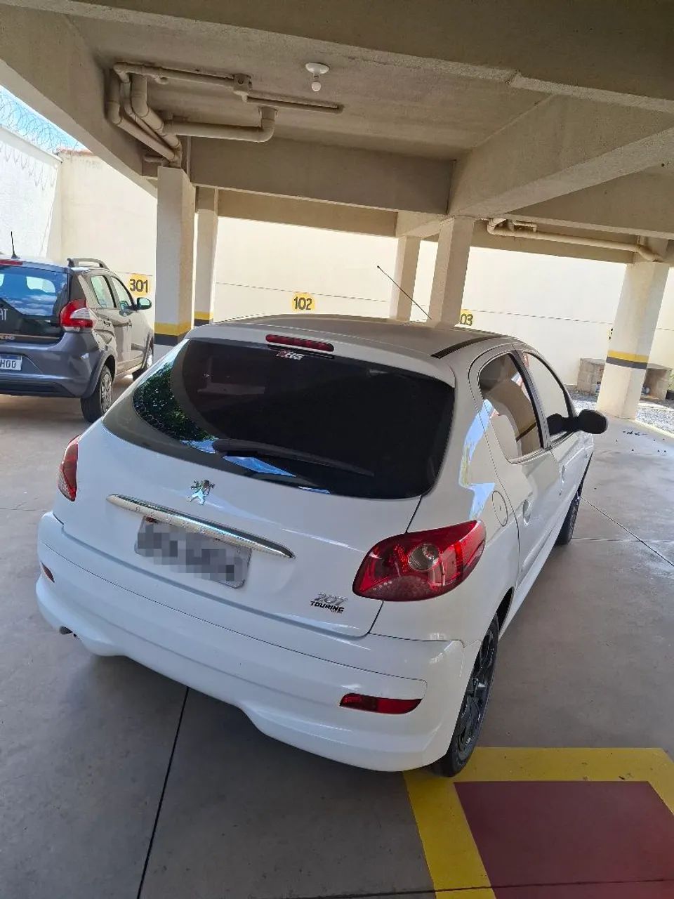 Peugeot 207 XR 1.4 Flex 8V 3P 2013 - Foto 3