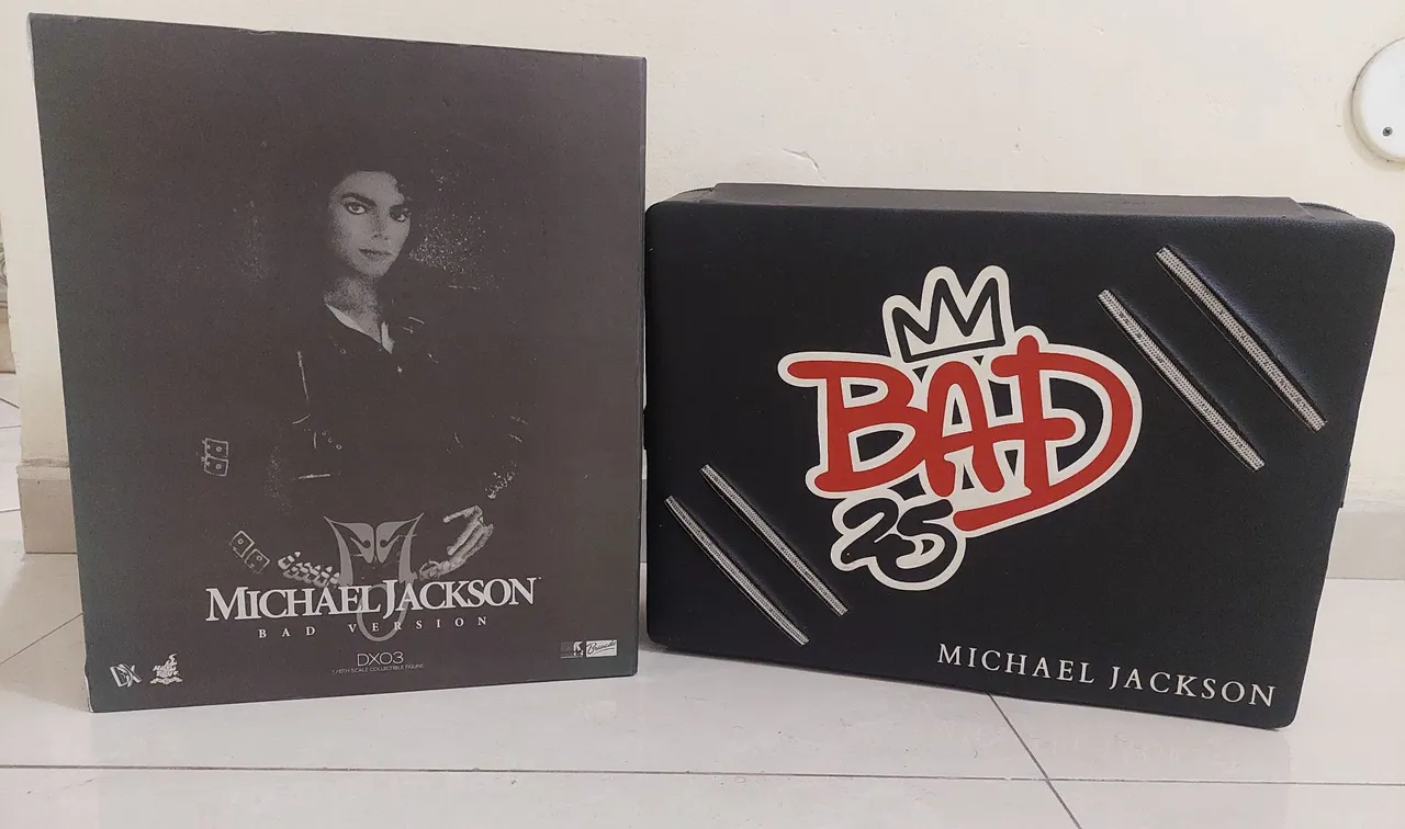 Michael jackson figure Hot toys Limited Bad Original Raro - CDs
