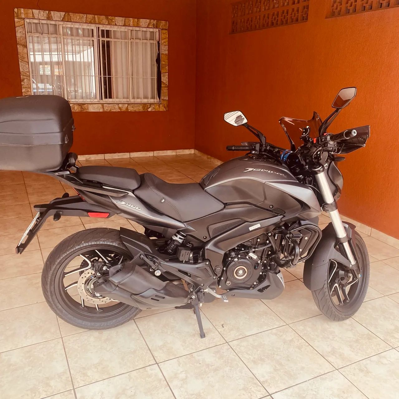 Bajaj Dominar 400 muito nova