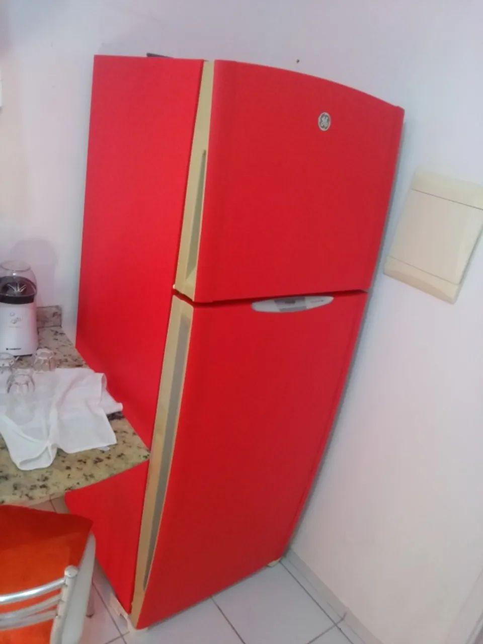 Envelopamento de geladeira, móveis e eletros em geral.
