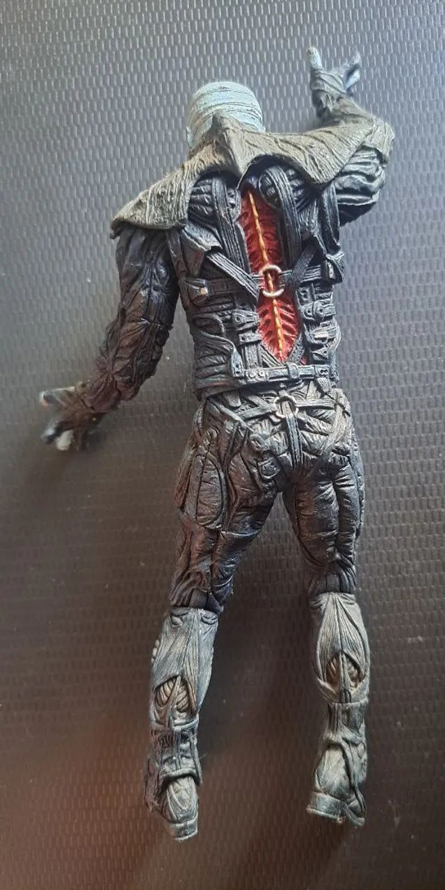 Figura Cenóbita Dr Channard Hellraiser 2 Clive Barker NECA  - Foto 4