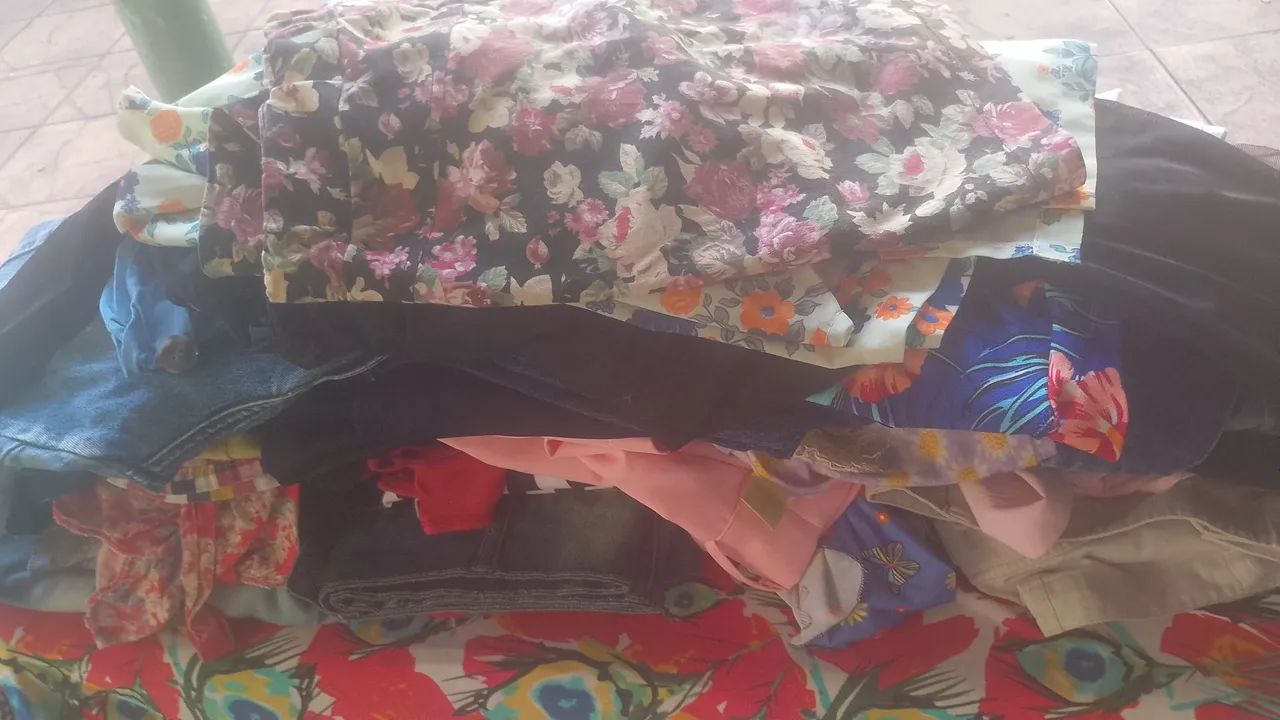 Lote de roupas - Foto 3
