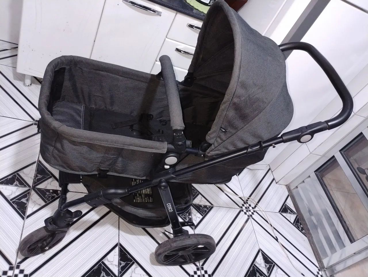 Carrinho de bebê Moisés Cosco - Reclinável  - Foto 4