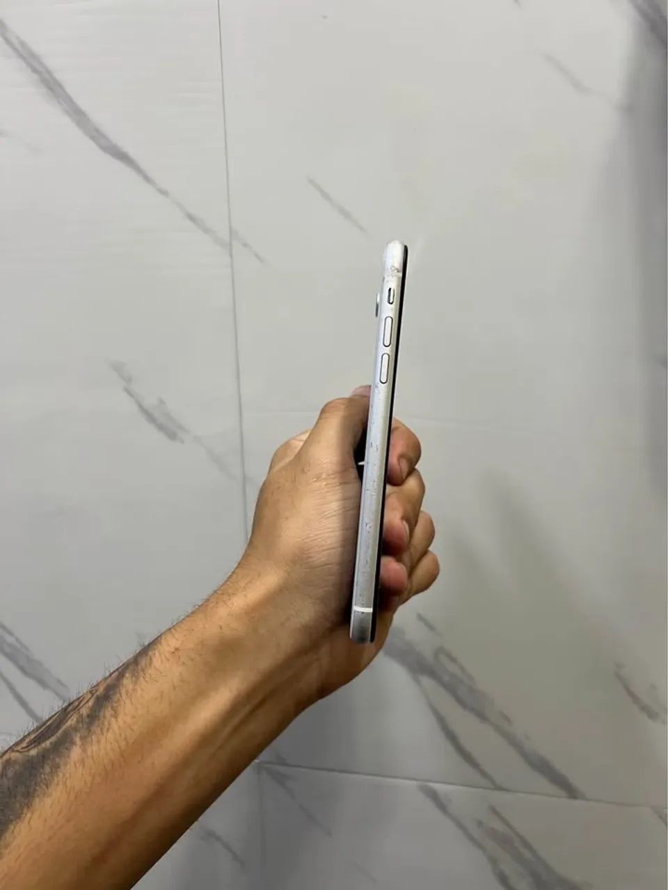 Vendo iPhone XR branco de 64gb - Foto 2