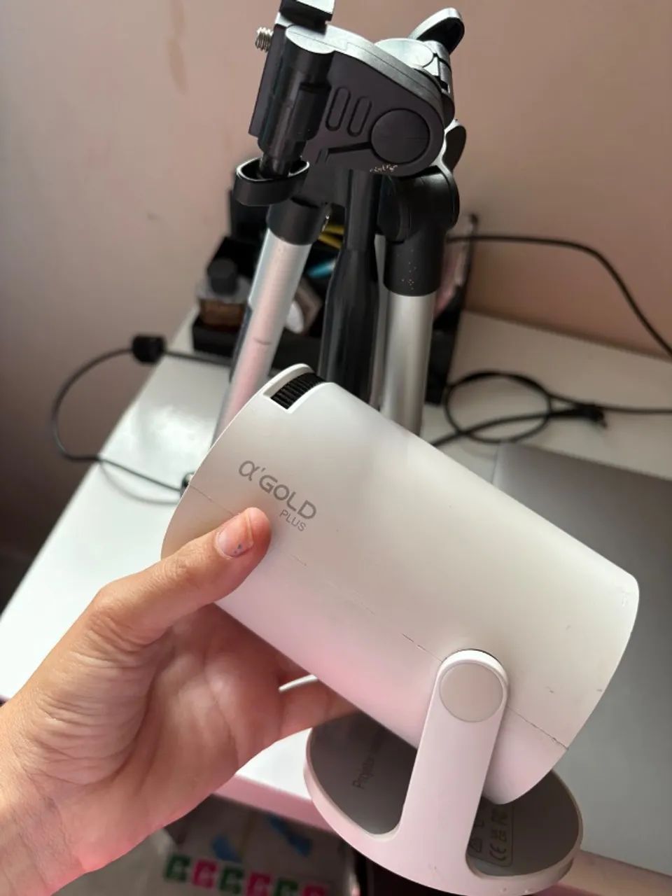 Kit projetor hy300 com tripé - pouco tempo de uso - Foto 4