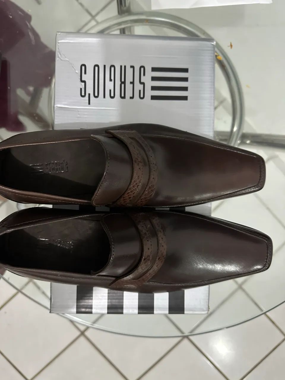Sapato da Sergio?s novo na caixa 