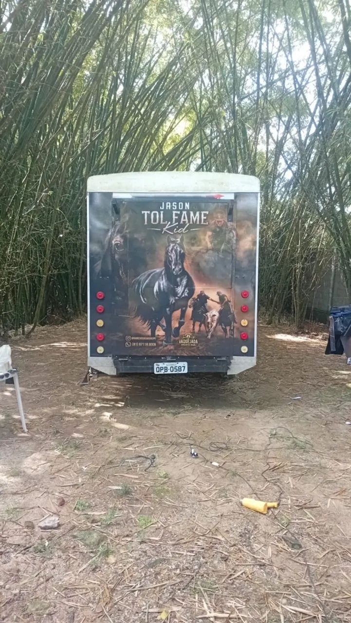 Treiler com apto para cavalos - Foto 4