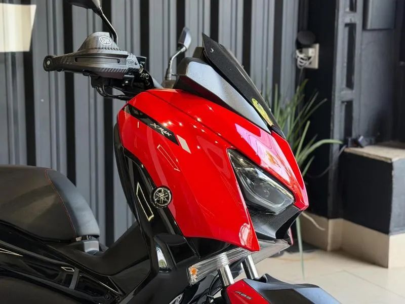 YAMAHA XMAX 2024 - Foto 2