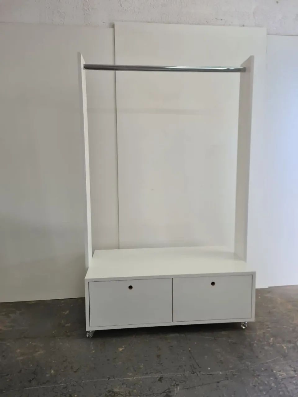Arara em mdf 18mm  com gavetas - Foto 3